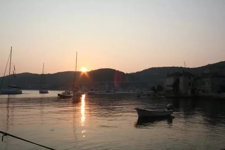 croatie-first-light-vis-uai-720x480